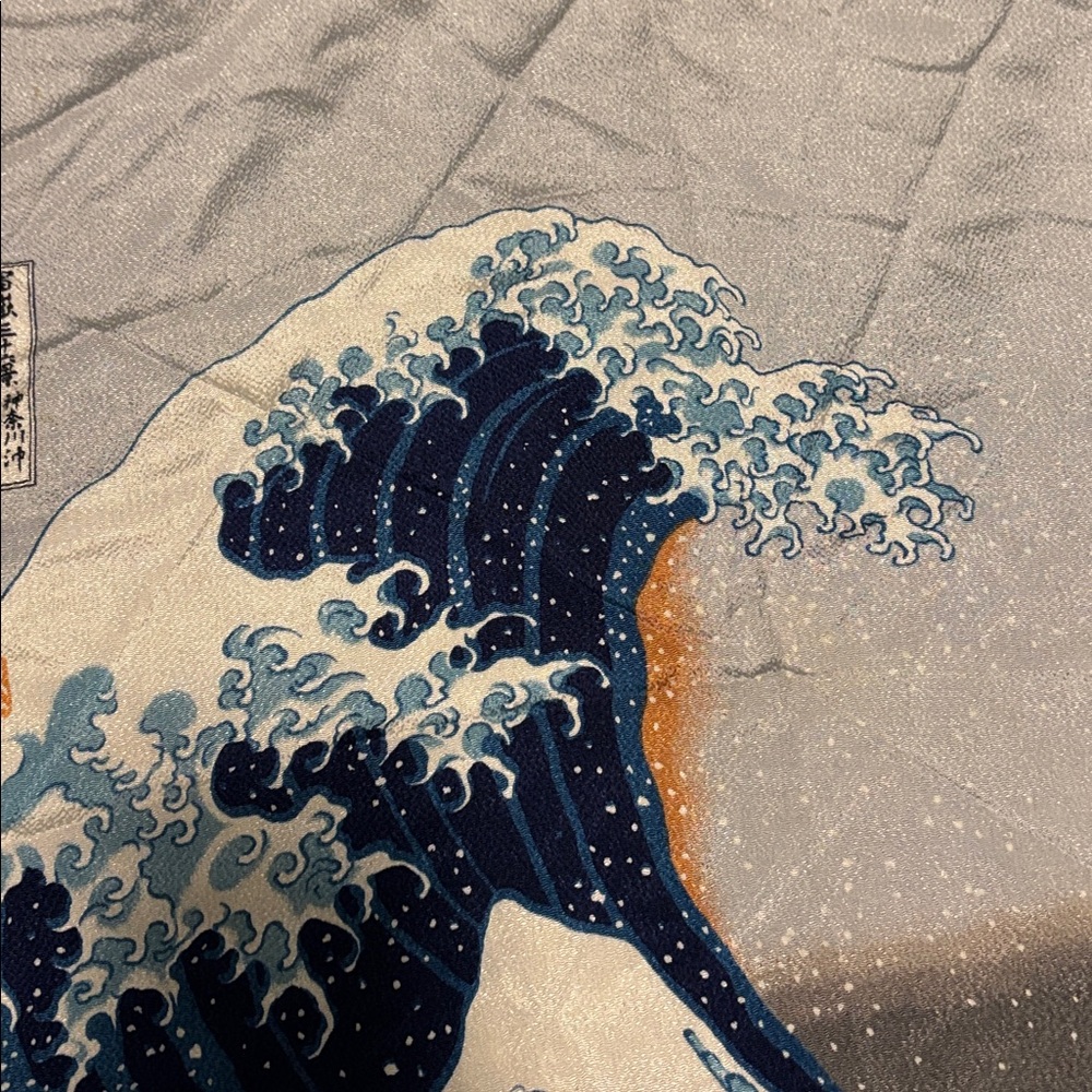 Oriental Scarf, about 27” square - Picture 4 of 4